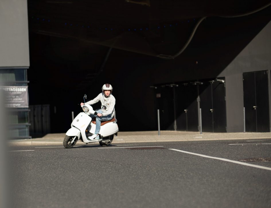 Kumpan Roller während der Fahrt 